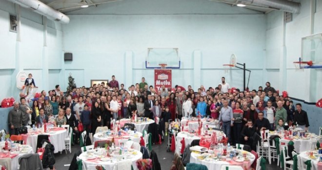 Banvit ailesi yeni yıl yemeğinde buluştu