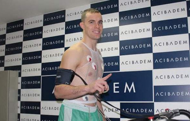 Banvit, Baron'a imzayı attırdı