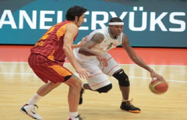 Banvit, Cim Bom'u son saniyede geçti