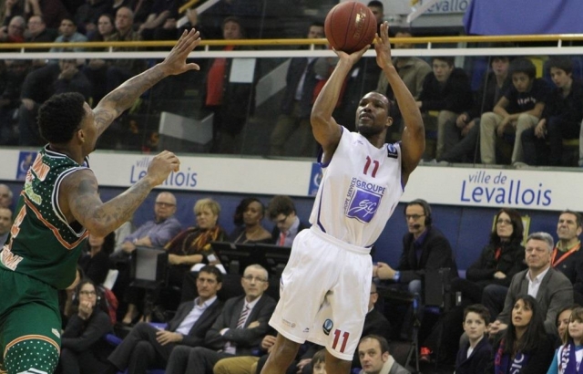 Banvit, Paris'te kaybetse de avantajlı...