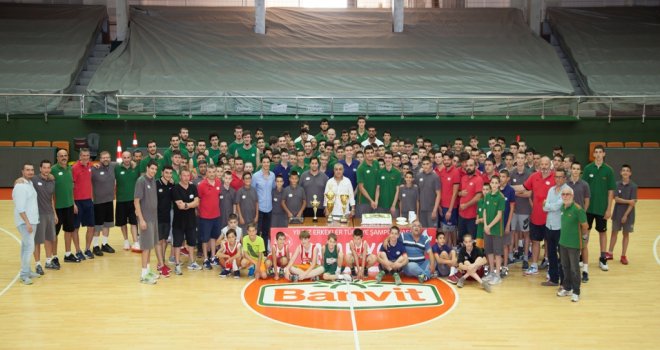 Banvit şampiyon takımlarını ödüllendirdi