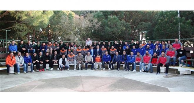 Banvit ve Bandırma Kırmızı ailesi mangal partisinde bir araya geldi.