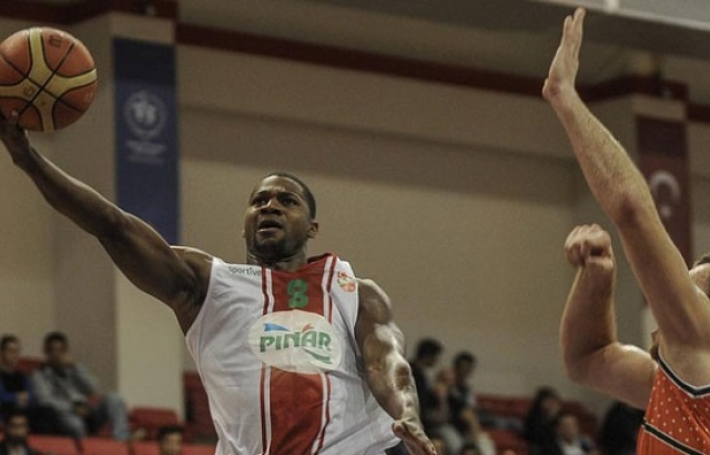 Banvit'e fark yapan Pınar Karşıyaka, Samsun'dan lider çıktı