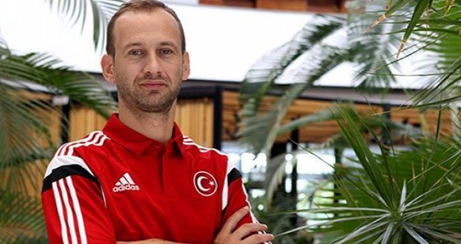 Barbaros Akkaş'tan miniklere müjde...