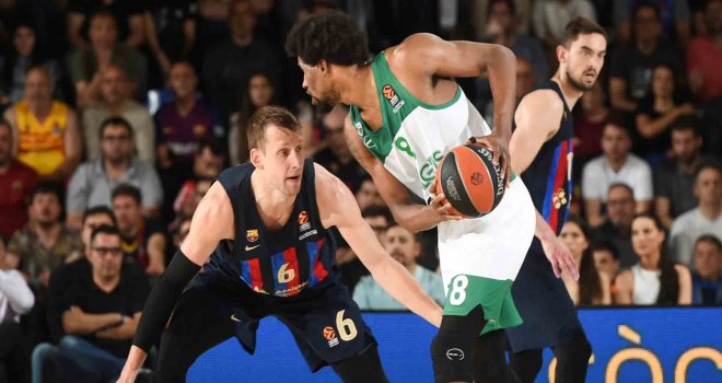 Barcelona farklı kazandı