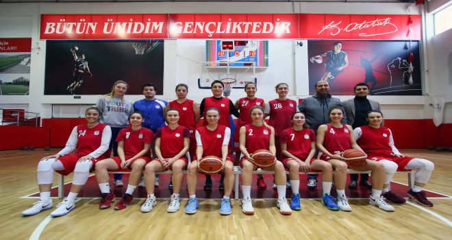 Bayraklı?da potanın perileri rüzgâr gibi esiyor