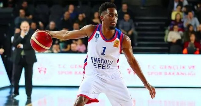 Beaubois 2 yıl daha Anadolu Efes'te