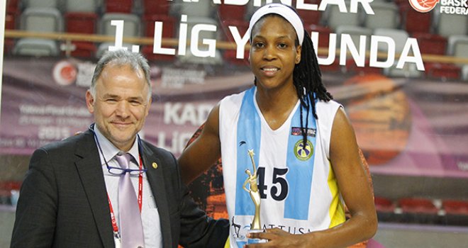 Becker yabancısını Edremit'ten buldu