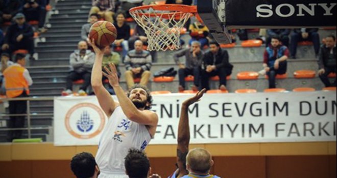 Ben McCauley İBB'de kaldı...