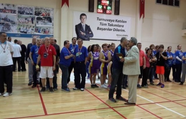 Bergama'da BAD centilmenlik ödülleri verildi