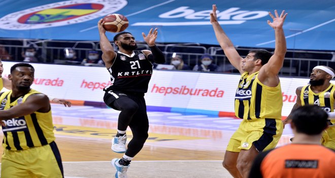 Beşiktaş derbide Fenerbahçe Beko'yu devirdi