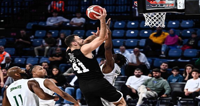 Beşiktaş dört köşe...