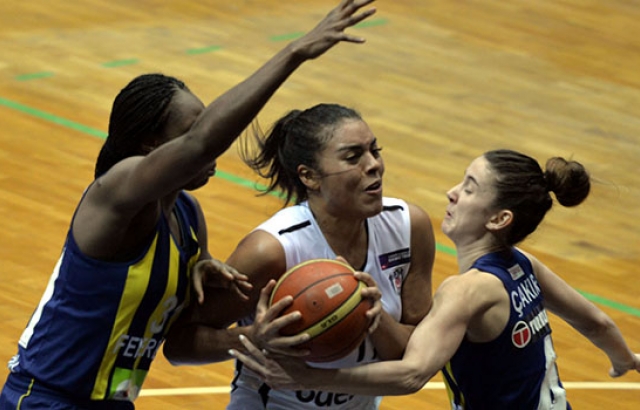 Beşiktaş Fenerbahçe'yi yine devirdi...