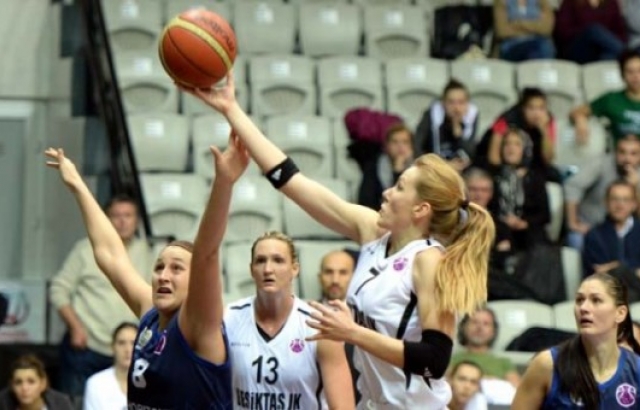 Beşiktaş galibiyetle başladı