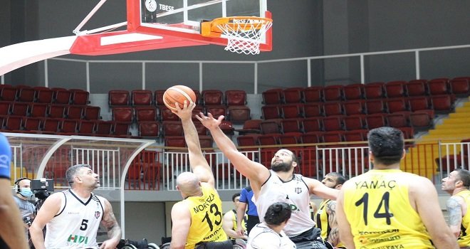 Beşiktaş HDI Sigorta finale çıktı!