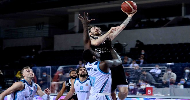 Beşiktaş Icrypex Ankara'dan galibiyetle dönüyor