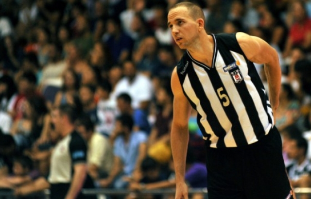 Beşiktaş kaptanıyla sözleşme yeniledi...