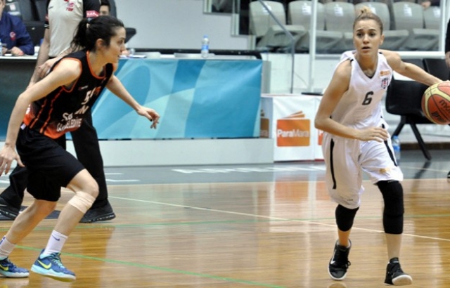 Beşiktaş, Macaristan'da avantajı kaptı