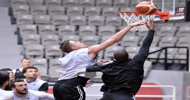 Beşiktaş Sompo Japan, Dinamo Sassari'yi ağırlıyor