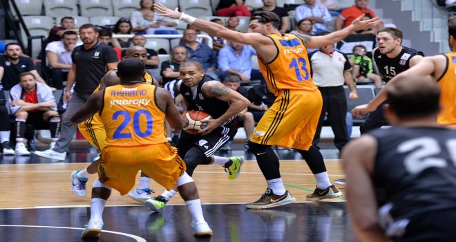 Beşiktaş Sompo Japan, İstanbul Büyükşehir karşısında zorlanmadı