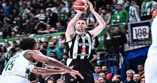Beşiktaş'tan Bursaspor'a 121 sayı 30 fark