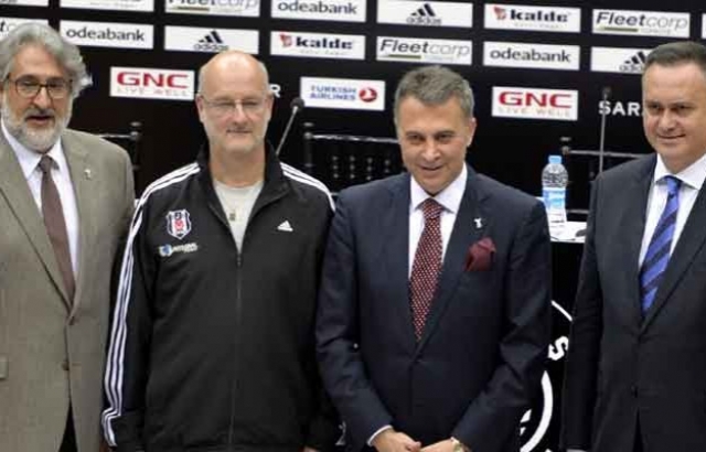Beşiktaş'tan Dettmann'a imza töreni...