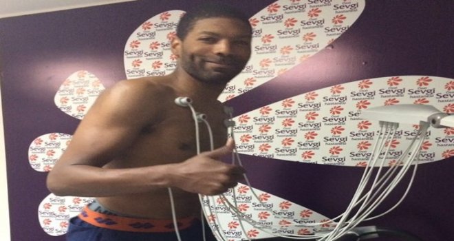 Best'li Austin Nichols sağlık kontrolünden geçti