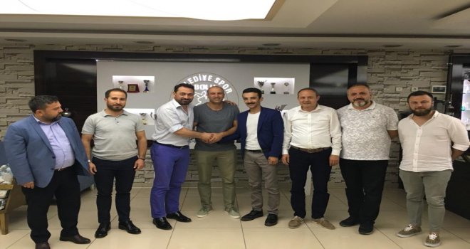 Bolu Belediyesi Boluspor antrenörü ile devam ediyor