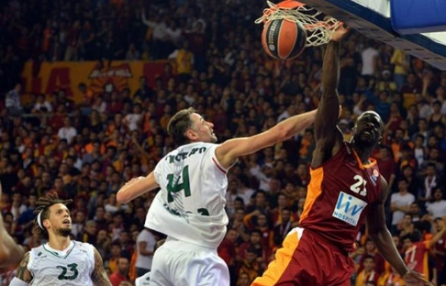 BONSU, OLYMPIACOS'A GİTTİ