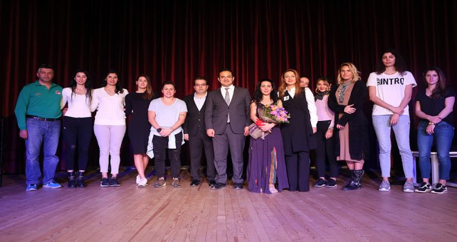 Bornova Becker Spor Türk Kadınının, seçme ve seçilme hakkına kavuşmasının 82. yılını kutladı