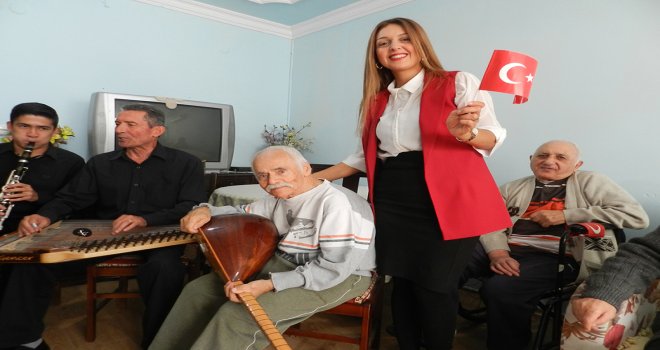 Bornova Becker'den fasıllı Cumhuriyet kutlaması