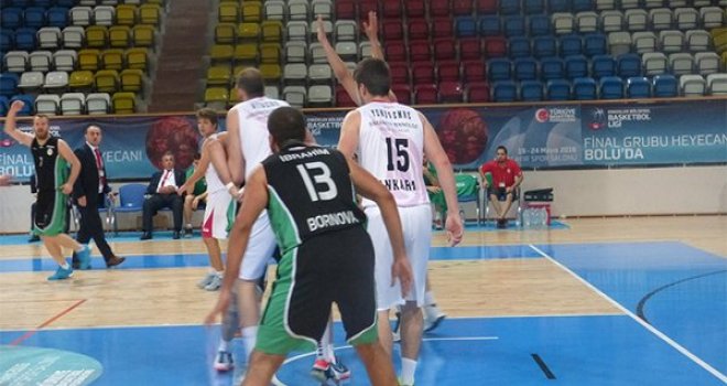 Bornova Belediyespor, son çeyrekte yıkıldı