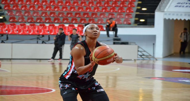 Briann January Adana Aski ile nikah tazeledi...