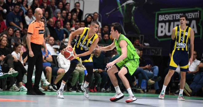 Bursa'da kazanan Fenerbahçe Beko