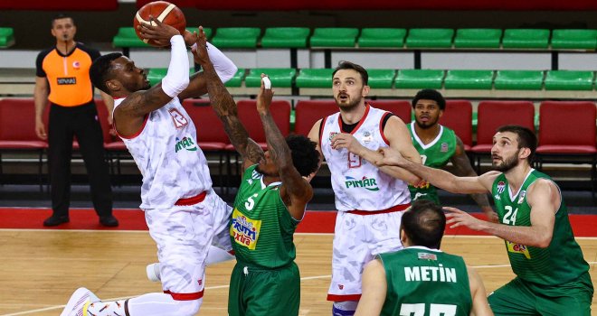 Bursaspor, Karşıyaka'da son saniyede kazandı