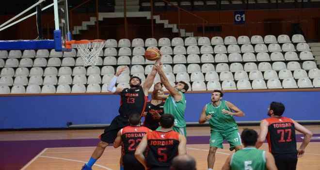 Bursaspor Durmazlar, Ürdün Milli Takımına kaybetti