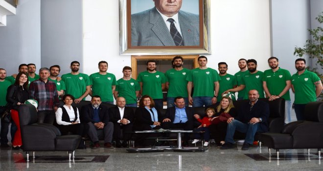 Bursasporlu oyuncular vatmanlık yaptı...