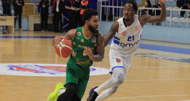 Büyükçekmece Basketbol evinde güldü