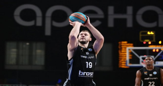 Büyükçekmece'den 3 imza