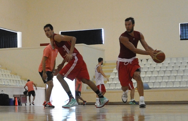 Can Maxim Mutaf'ın çapraz bağı koptu