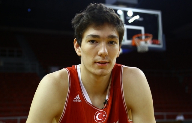 Cedi Osman en az 7 gün yok!..