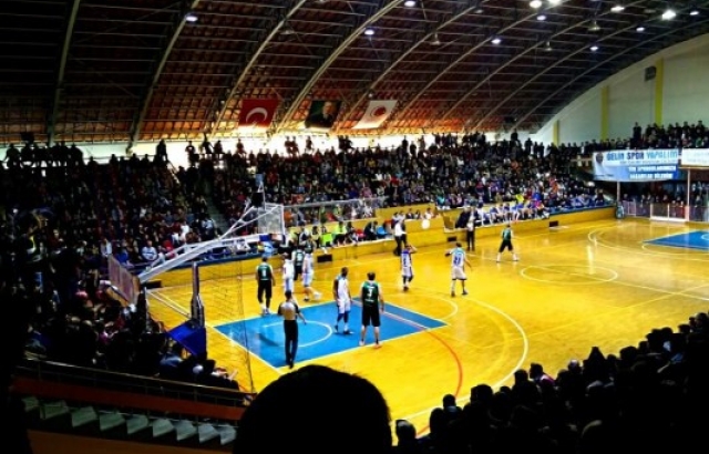 Çekişmeli maçın galibi Afyon Belediyespor