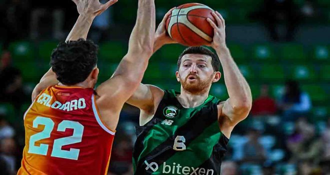 Çekişmeli maçın galibi Darüşşafaka