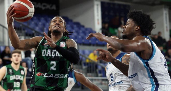 Çekişmeli maçın galibi Darüşşafaka