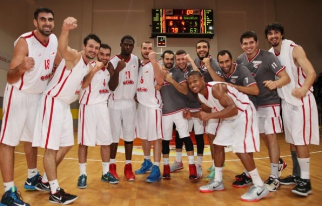 Çekişmeli maçın galibi Orkide Gediz Üniversitesi