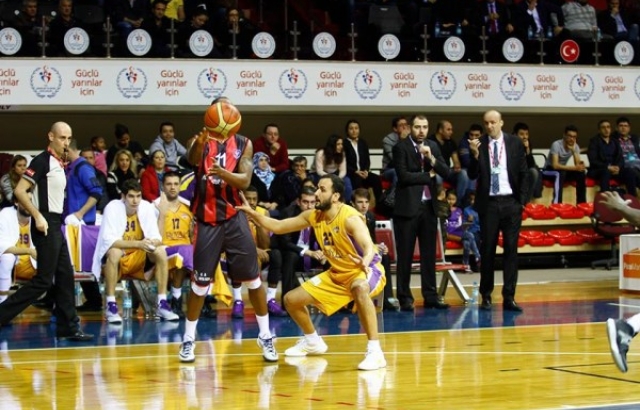 Çekişmeli maçın galibi Royal Halı Gaziantep