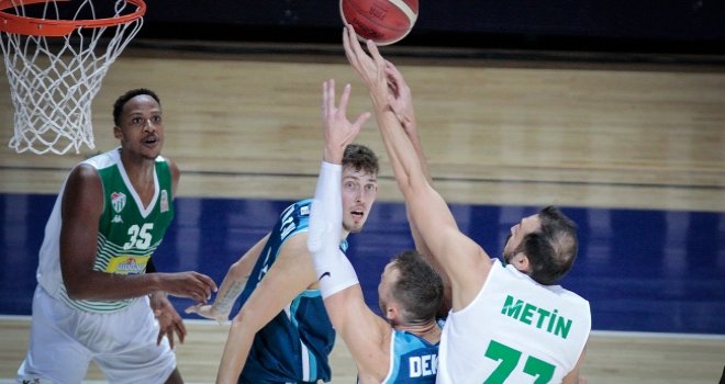 Çekişmeli maçın galibi Türk Telekom