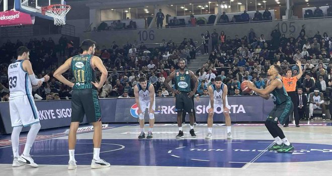 Çekişmeli maçın galibi Türk Telekom