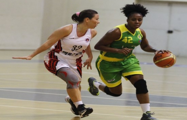 Çekişmeli maçta İstanbul Üniversitesi güldü