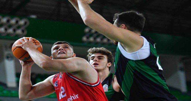 Çekişmeli maçta kazanan Bahçeşehir